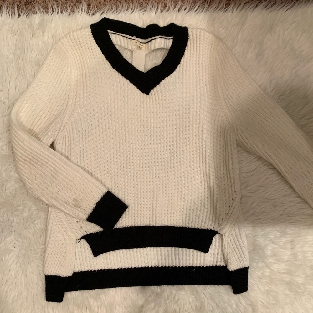 Sweater with cutout back